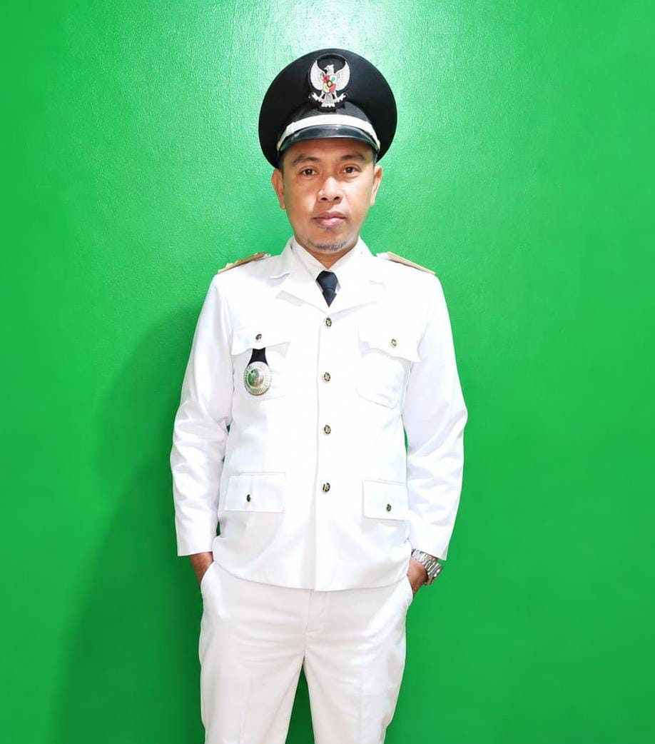 Foto BENYAMIN ELU NGER, S.M